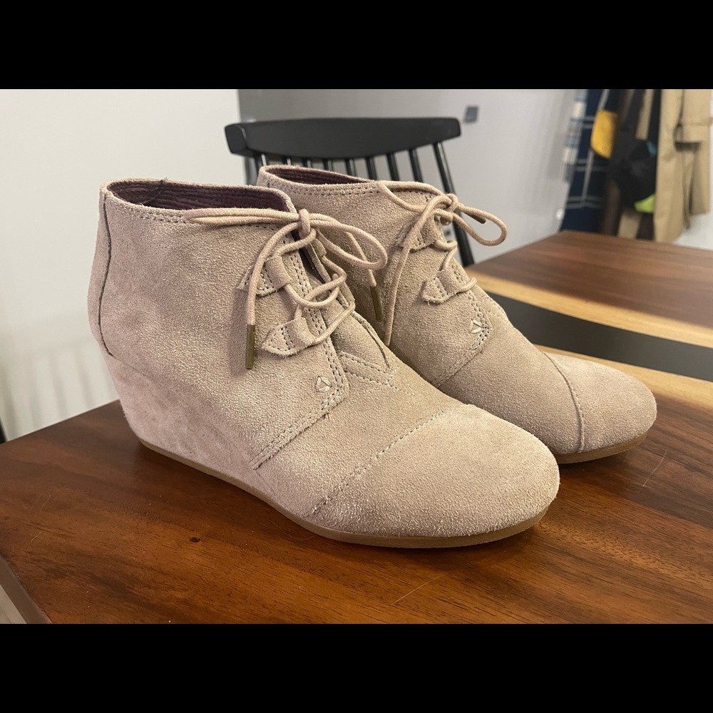 Toms sued desert wedge bootie